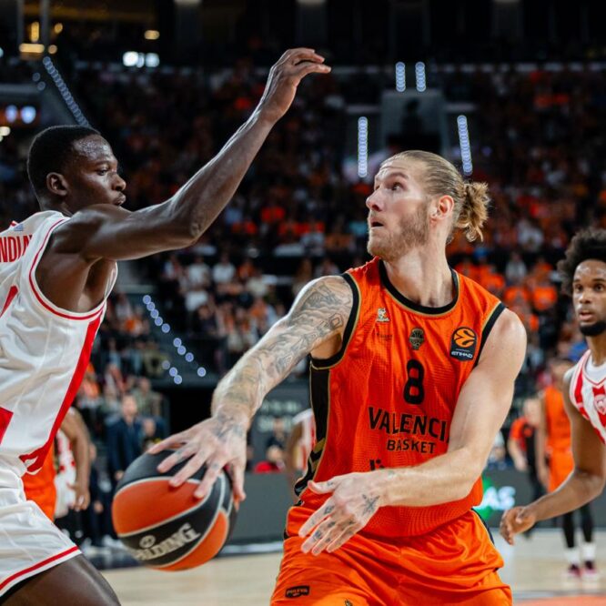 Valencia Basket frente a Olympiacos en el Roig Arena durante la quinta jornada de la Euroliga