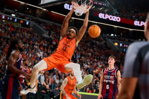 Valencia Basket se impuso por 84-75 al Kosner Baskonia en el Roig Arena, con TJ Shorts como uno de los protagonistas del encuentro. Fotografía: German Vidal Ponce / ShootInAction.